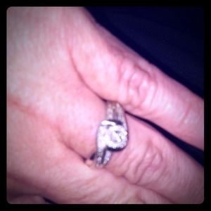 White gold, diamond ring